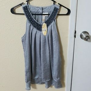 Gray tank